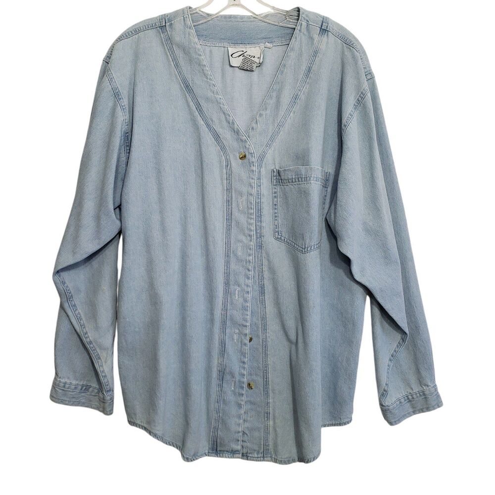 Chazzz Oversized Woman's Light Blue Denim Button Front Shirt, Size Small